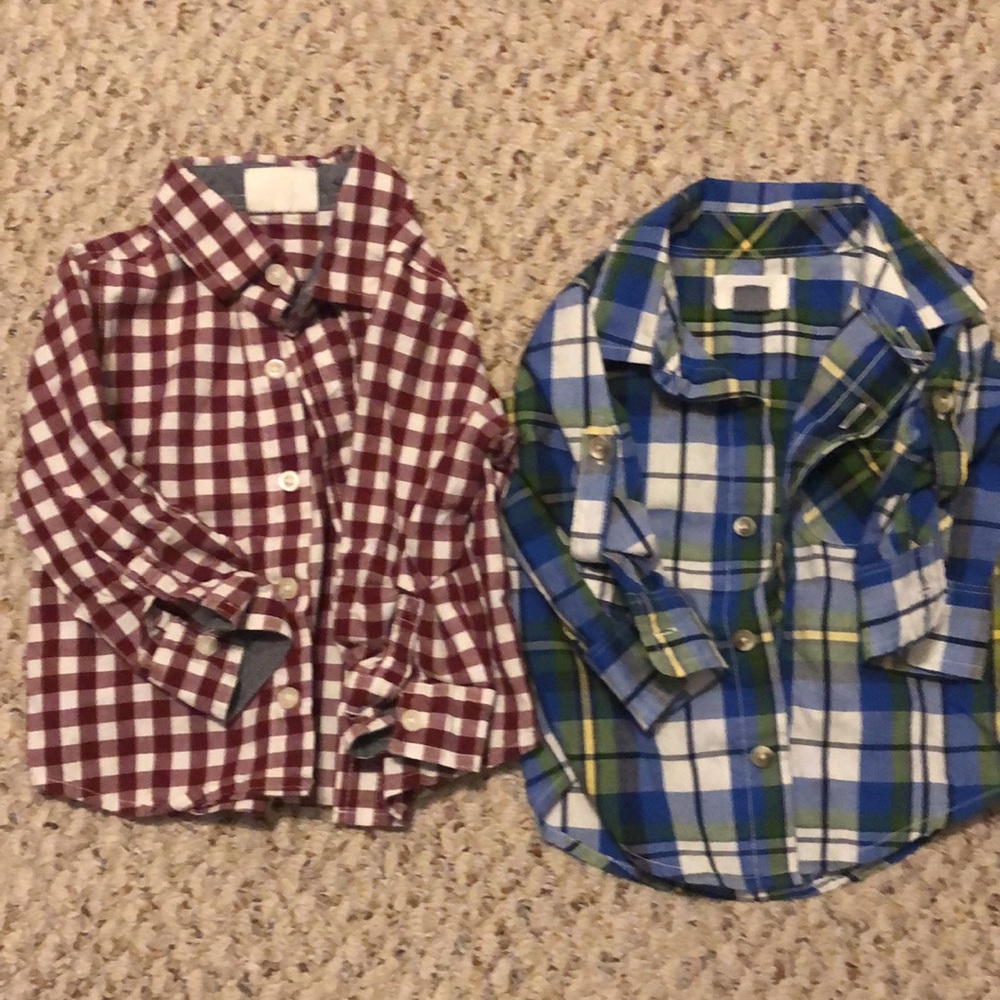 2 boys button down shirts size 12-18m